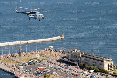 Parada z okazji obchodow Dni Morza i swieta Marynarki...