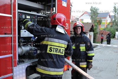 Sopot. Pozar wolno stojacego garazu w ciagu budynkow...