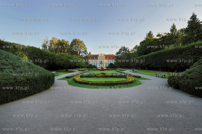Gdansk Oliwa Park, NZ. palac Opatow Oliwskich, Najstarsza...
