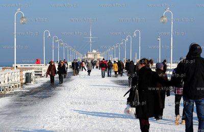 Sopot. Zimowa sceneria na plazy i sopockim molo. 16.02.2012...