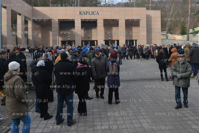 Rodzina, przyjaciele, znajomi, wspolpracownicy - setki...