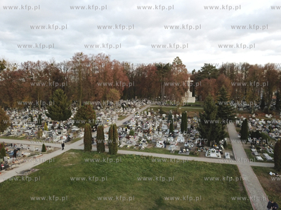 Cmentarz parafialny w Pelplinie29.10.2019Fot. Krzysztof...