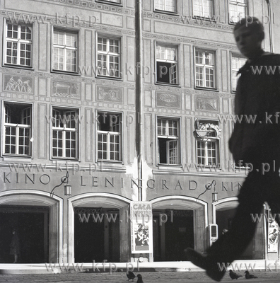 Gdańsk, ul. Długa. Kino Leningrad. 1966 fot. Janusz...