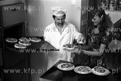 Pierwsza pizzeria w Gdansku przy ul. Piwnej. 30.06.1977...