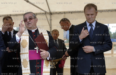 Uroczystosc wmurowania kamienia wegielnego pod budowe...