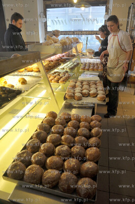 Tlusty czwartek w cukierni Paradowski w Gdansku Wrzeszczu...