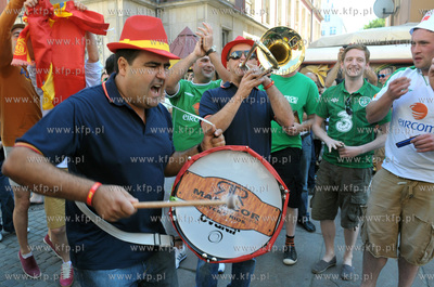 Ulice Dluga i Dlugi Targ w Gdansku dzien przed meczem...