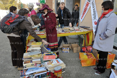 Oliwskie   wi  to Ksiazki zorganizowanie przez fundacje...