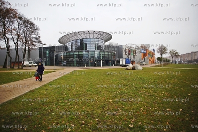 Gdansk. Centrum handlowe Leclerc przy ul. Obroncow...