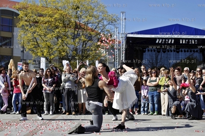 Sopot. Plac Przyjaciol Sopotu. Flash Art. ( w rez.Joanny...