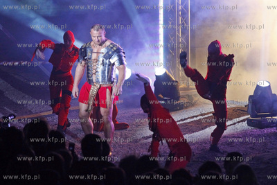 Pierwsze Publiczne Otwarcie Dachu Teatru Szekspirowskiego...