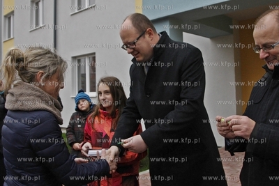 Uroczystosc przekazania mieszkan nowym lokatorom w...