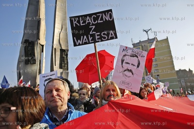 Gdańsk. Plac Solidarności. Wiec poparcia dla Lecha...