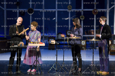 Opera Bałtycka. Opera TU  ! TU ! W pacowni zegarmistrza....