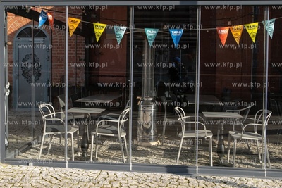 Gdańsk Wyspa Spichrzów. Zamknięte restauracje w...