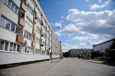 Slupsk. Blok mieszkalny przy ulicy Grodzkiej.
06.09.2011
fot....