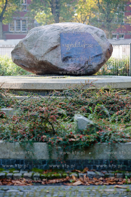 Gdansk. Park obok Politechniki Gdanskiej. Lapidarium...
