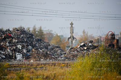 Gdansk. Zlomowisko przy ul. Litewskiej.
27.10.2011
fot....