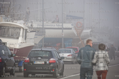 Gdynia. Mglista pogoda w porcie jachtowym. 
15.04.2012
fot....