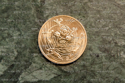 Gdansk. Narodowy Bank Polski wprowadza do obiegu monety...