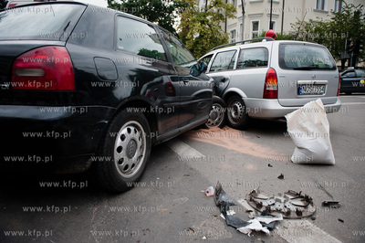 Sopot. Wypadek trzech samochodow na skrzyzowaniu ulic...