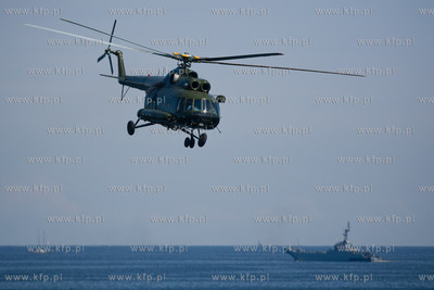 Gdynia. Swieto Morza. Pokaz dzialan antyterrorystycznych...