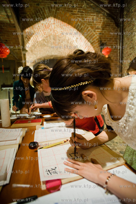 Gdansk. Chinska noc w Muzeum Bursztynu.
]Nz kurs kaligrafii
30.08.2013
fot....