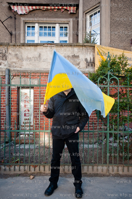 Gdansk. Pikieta osob solidarnych z Ukraina, zorganizowana...