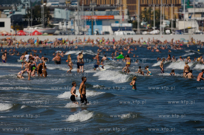 Gdynia. Upalny, sloneczny, wakacyjny dzien na plazy...