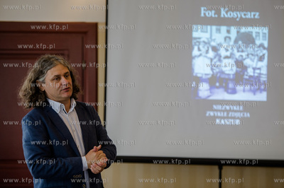 Restauracja Gryf w Zukowie. Promocja albumu Zukowo.
Nz...