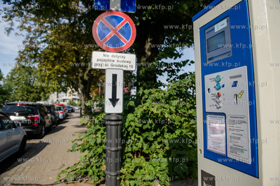 Gdansk. Ul. Wapiennicza. Wprowadzona strefa platnego...