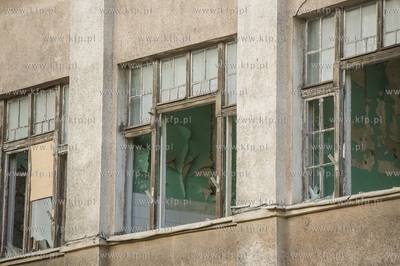 Gdansk. Rozbiorka budynku dawnej przychodni przy ulicy...