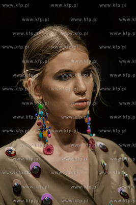 Gdańsk. Teatr Szekspirowski. Gala Bursztynu i Mody...