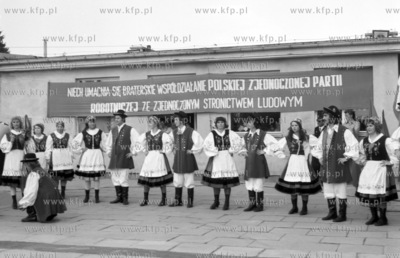 Swieto Ludowe w Przodkowie na Kaszubach. Wystep kaszubskiego...