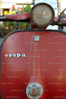 Italia pd. skuter Vespa legenda motoryzacji wloskiej....