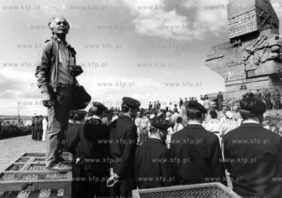 Fotoreporter Zbigniew Kosycarz na Westerplatte. 1990...