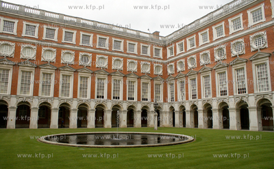 Wielka Brytania. Hampton Court - posiadlosc Henryka...