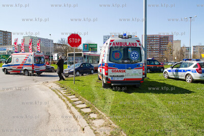 Ok godz. 14 w poblizu skrzyzowania ul. Bulonskiej i...