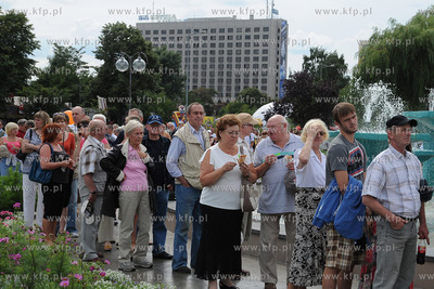 Gdynia. Skwer Kosciuszki. Wymiana zwyklych dwuzlotowek...