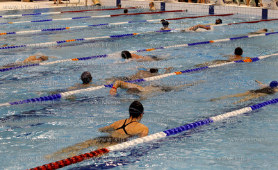 Szczecin. Nas basenie Floating Arena odbyla sie sztafeta...