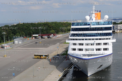 Statek wycieczkowy M/s Columbus 2 zacumowany przy Nabrzezu...