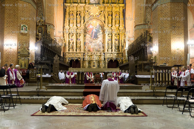 Wielki Piątek w Bazylice katedralnej w Pelplinie....