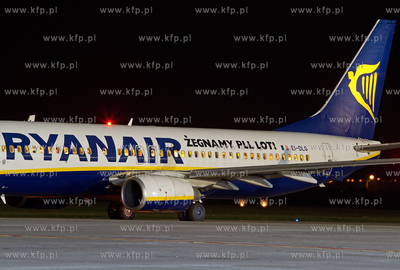 Port Lotniczy Gdansk, Nz. Boeing 737-800 linii Ryanair...
