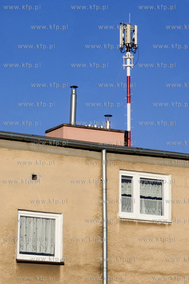 Na dachu bloku przy ulicy Tysiaclecia 1 w Pruszczu...