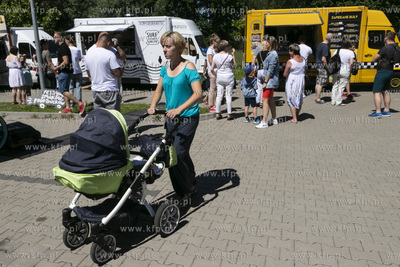 I Festiwal Smaków Food Trucków na parkingu przy ul....