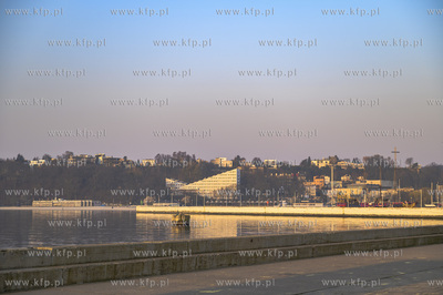 Gdynia. Skwer Kościuszki o poranku. 28.03.2020 Fot....