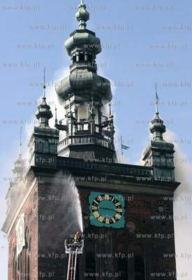 Pozar zabytkowego kosciola sw Katarzyny w Gdansku.

22.05.2006

Fot....