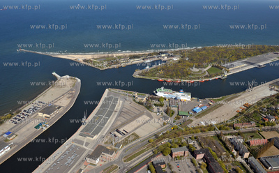 Gdansk. Port Gdansk, Westerplatte i ujscie Martwej...