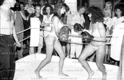 Boks kobiet w sopockim nocnym klubie Joker,. 1m.kosycarz_92sierpien_p4...