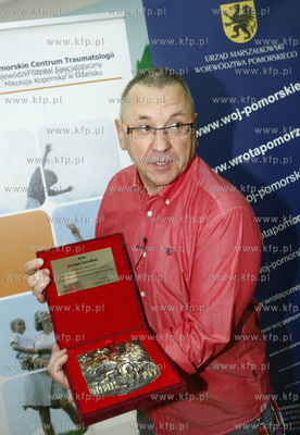 Gdansk. Szpital Wojewodzki. Oddzial dzieciecy. Z okazji...